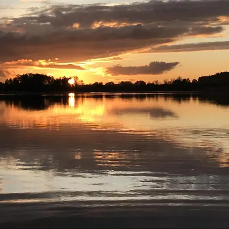 Cisy Resort-bon Turystyczny,,ogrodzony Teren Na Wylacznosc,150 M Od Jeziora *