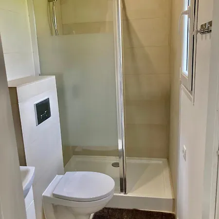 Alojamento de Turismo Selvagem Cisy Resort-idealny Dla Gosci Ze Zwierzetami,ogrodzony Teren Na Wylacznosc,150 M Od Jeziora Makosieje